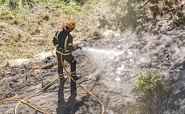 Controlado el incendio forestal de Sella