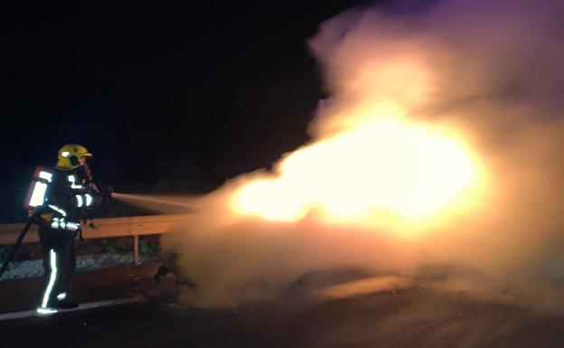 La Policía investiga si el incendio de una discoteca de Alicante fue provocado