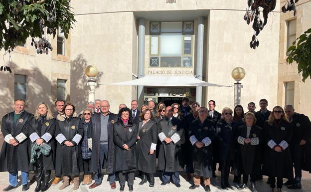 Los juzgados de Alicante se paralizan: arranca la huelga indefinida de los letrados de Justicia
