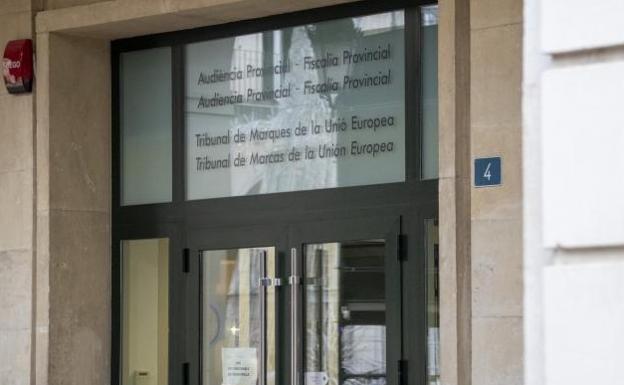 Juzgan a un empleado de un supermercado de Benidorm por agredir sexualmente a una menor