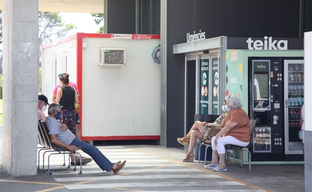 Reversión de hospitales en la provincia de Alicante: el inquietante precedente de Torrevieja para Dénia y el Vinalopó