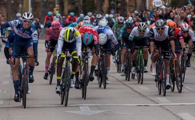 La Volta Ciclista cortará el frente litoral de Alicante este miércoles