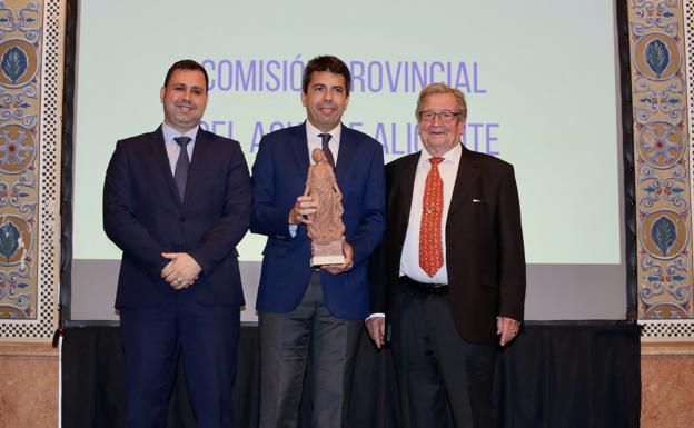 Los regantes de la Comunitat premian a la Comisión del Agua de la Diputación por su defensa del regadío