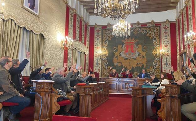 El PSOE propone que todos los comerciantes tengan voz en el Consejo Local