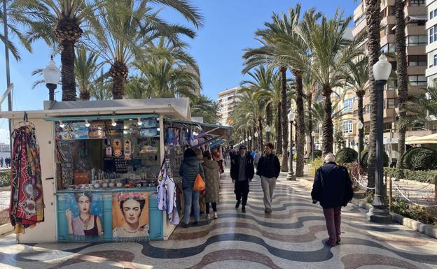 Los 'hippies' seguirán en la Explanada hasta 2024 y después... ¿al Paseo de Gómiz?