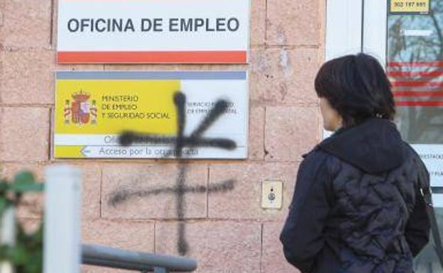 Las mujeres sufren en Alicante más del doble de paro que los hombres
