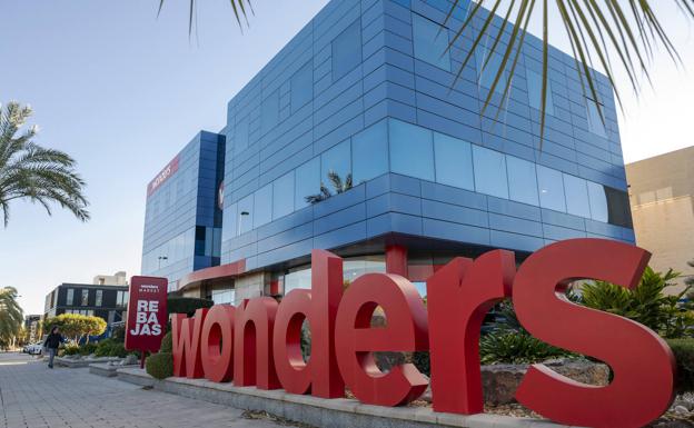 La digitalización marca la hoja de ruta de las empresas del calzado en 2023