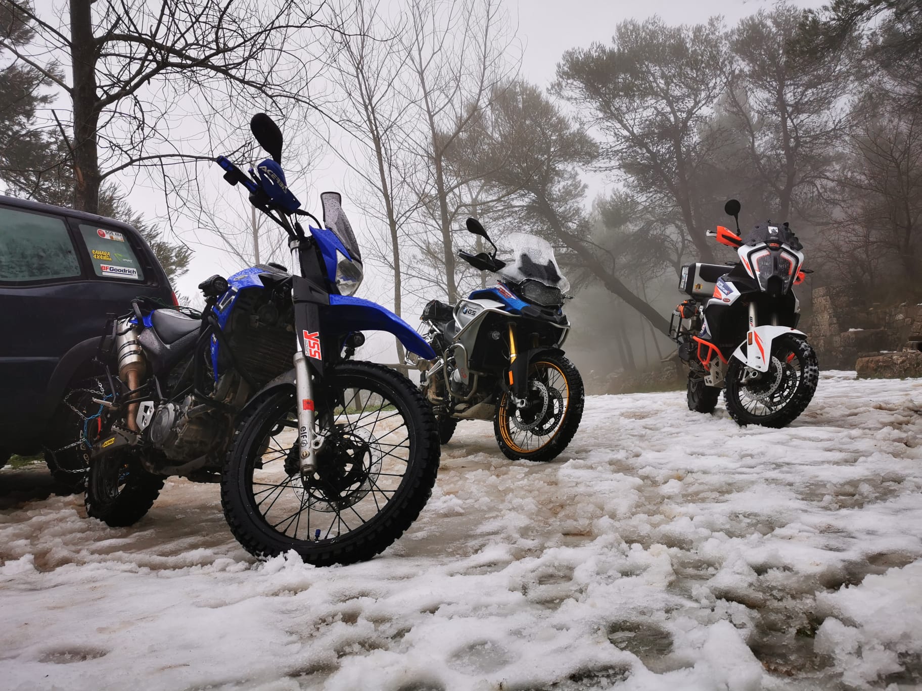La nieve alcanza hasta medio metro de espesor en las cumbres de Alicante