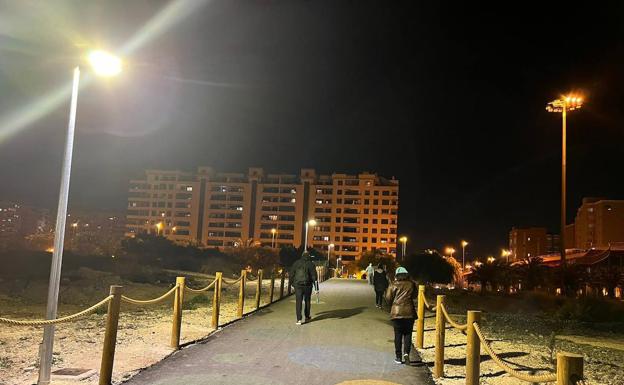 Alicante ilumina los pasos peatonales del futuro Parque Central tras las quejas vecinales