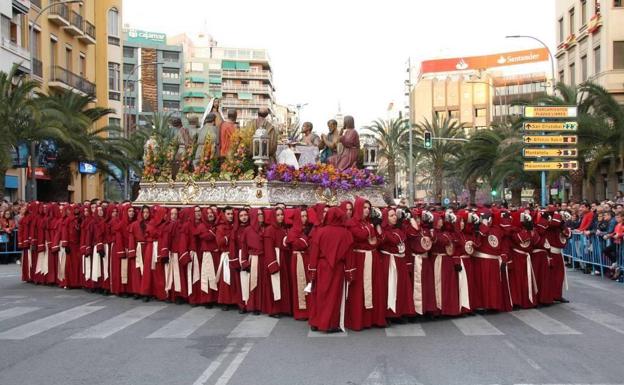 Cortes de tráfico en Alicante por el ensayo de la Santa Cena y el Mig Any de Altozano