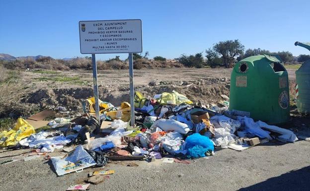 La Policía identifica a cinco vecinos de El Campello por verter basura en zonas prohibidas