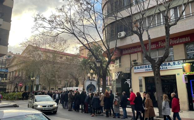 Locura en Alicante para ver a Bustamante