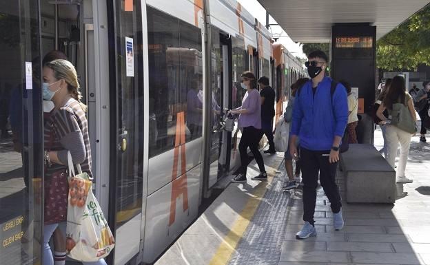 El TRAM de Alicante disfruta desde el 1 de febrero de descuentos del 50% en títulos propios