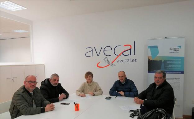 Patronal y sindicatos pactan las vacaciones del calzado