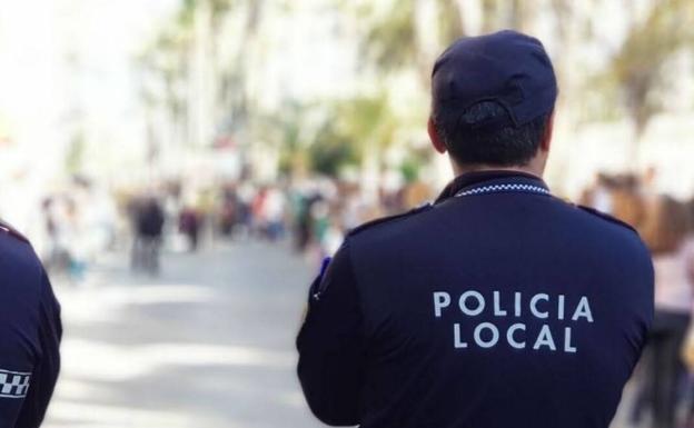 Arrestan a un indigente en Elche por intentar agredir a un joven con unas tijeras