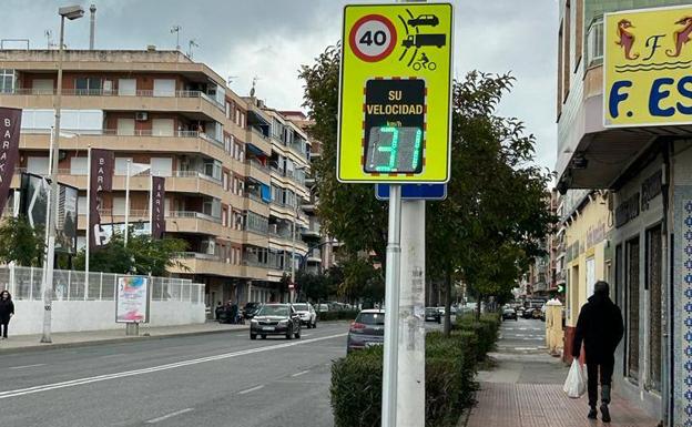Torrevieja estrena nuevas señales de tráfico inteligentes