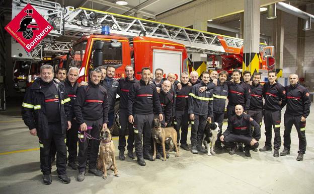 Los bomberos de Alicante vuelven a casa tras sus labores de rescate en Turquía
