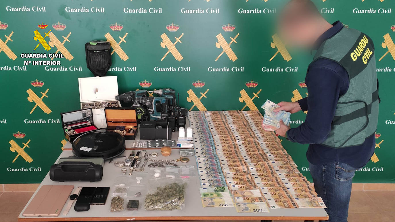 Golpe a la venta droga: La Guardia Civil desarticula una banda en Torrevieja