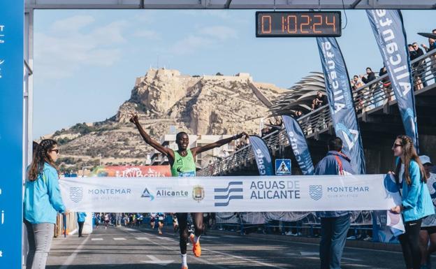 Los atletas africanos dominan la Media Maratón de Alicante