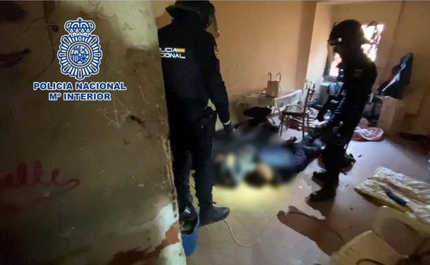 A prisión dos clanes familiares líderes del reparto de cocaína y heroína en los Palmerales de Elche