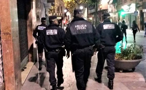 Pillado por las cámaras de seguridad cuando robaba en un pub de Elda