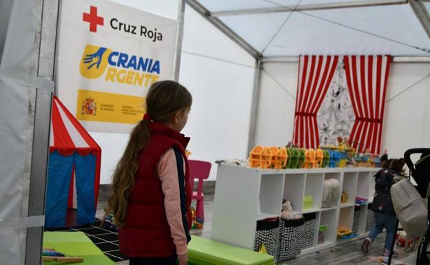 Cruz Roja atiende en Alicante a más de 25.000 desplazados por el conflicto bélico