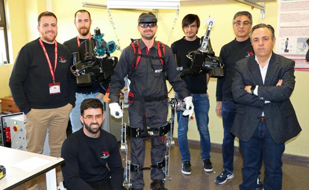 La UMH inventa unos brazos robóticos para simplificar el trabajo de mantenimiento industrial