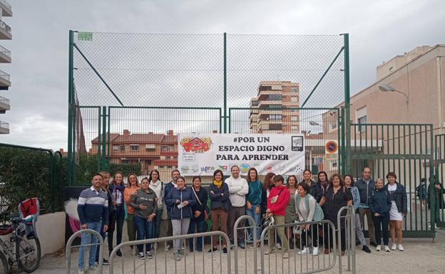 Los centros educativos de la zona de playas de Alicante van a la huelga al sentirse ninguneados por el Consell
