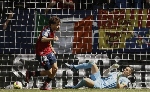 Abde acaba con las pocas esperanzas de permanencia del Elche (2-1)