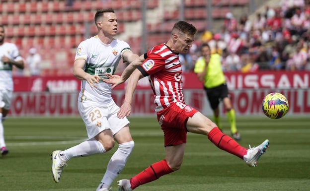 Otra imagen aceptable del Elche que acaba en derrota en Girona (2-0)