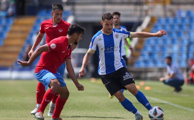 Un gol de Toscano en el descuento saca al Hércules del lío del descenso (2-1)