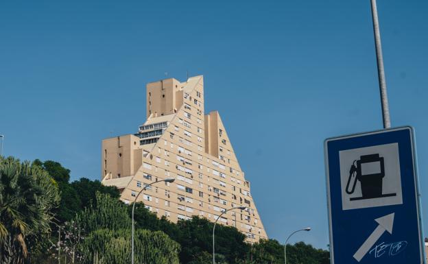 ¿Quién vive en la Pirámide de Alicante?