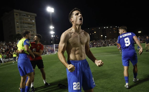 La épica en la prórroga devuelve al Eldense a Segunda División más de medio siglo después (3-3)