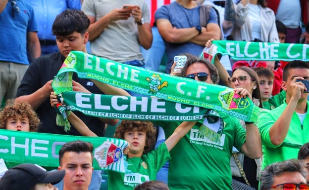 Más de 15.000 aficionados renuevan su compromiso con el Elche pese al descenso de categoría